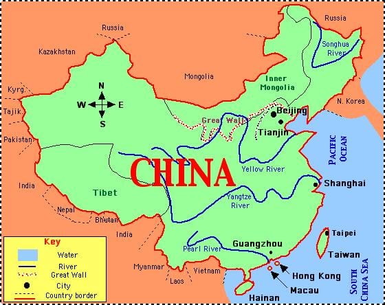 La carte de la chine avec des rivières et des montagnes