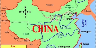 La carte de la chine avec des rivières et des montagnes